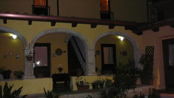 B&B Gli Archi Sìnnai Exterior foto